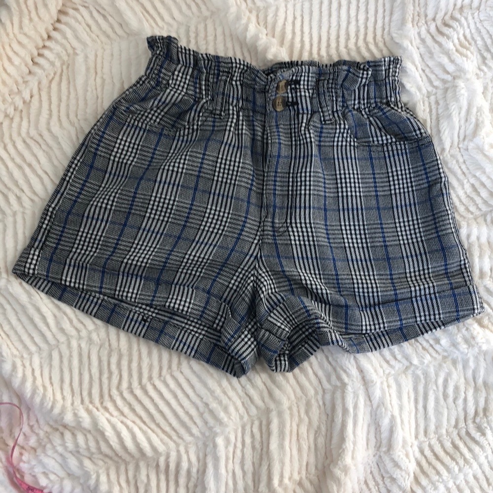 American Eagle Size 6 Plaid Dress Short with  Elastic Waist and Cuffed hem